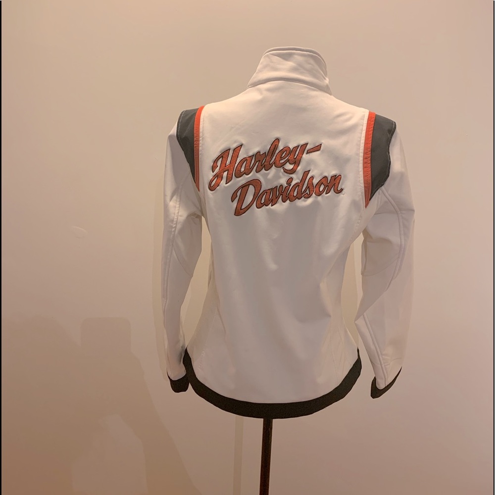 Woman’s Harley Davidson jacket off white